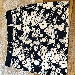Women's Petite, Chaps Short Skirt, Size 4P, Deep Navy & White, Perfect Like New